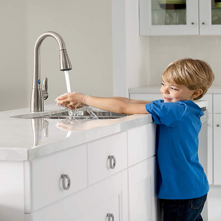 5 of the Best Touchless Kitchen Faucets for Aging in Place